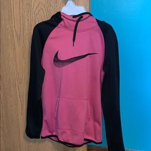 Woman’s nike sweatshirt